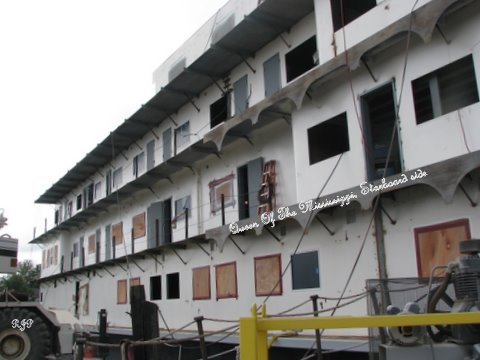 Queen of the Mississippi Photo 2 Mid and Aft.jpg